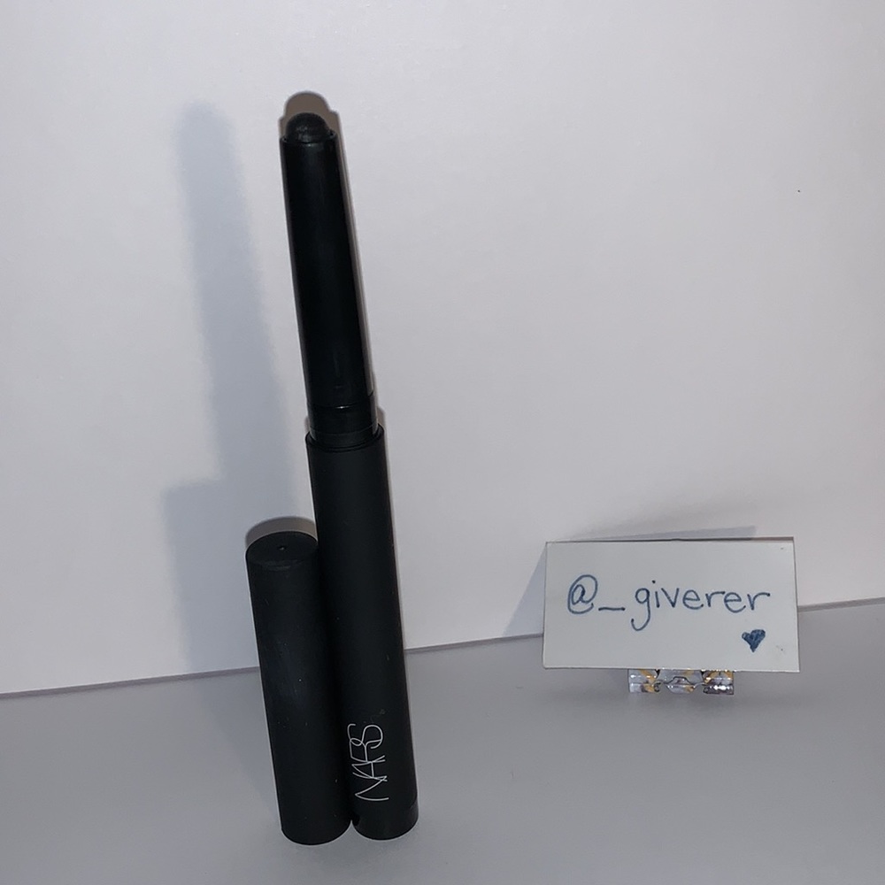 LN NARS Filbuste Velvet Shadow Stick